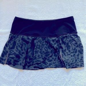Lululemon Hit Your Stride Skirt Animal Swirl Deep Coal Black Sz 8 Excellent RARE